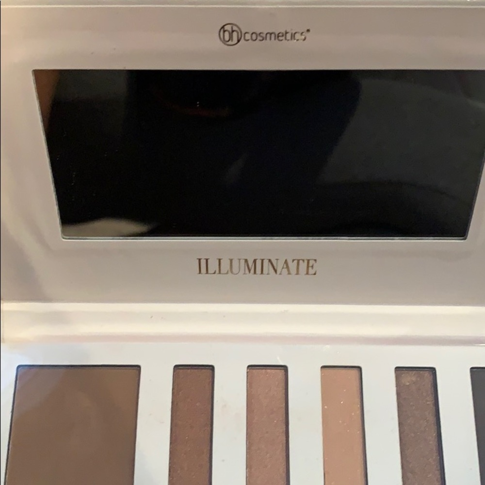 Makeup - Picture 4 of 8